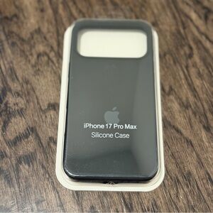 iPhone 17 Pro Max Silicone Case - Classic Black